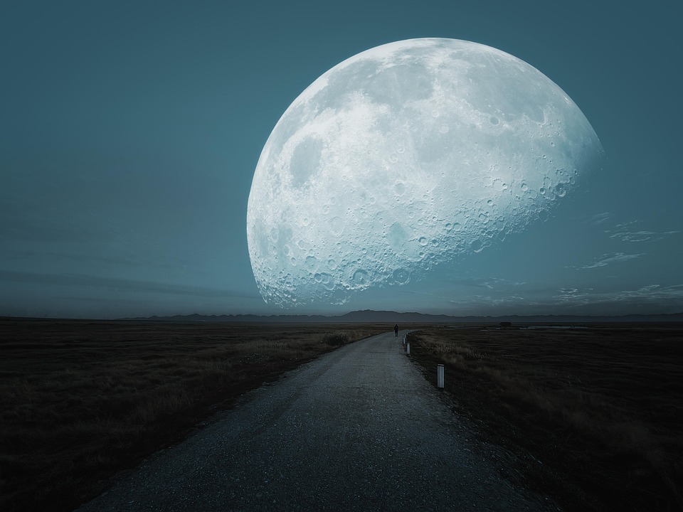 Moonbeams and Manifestation: The Art of Setting Intentions During the New Moon