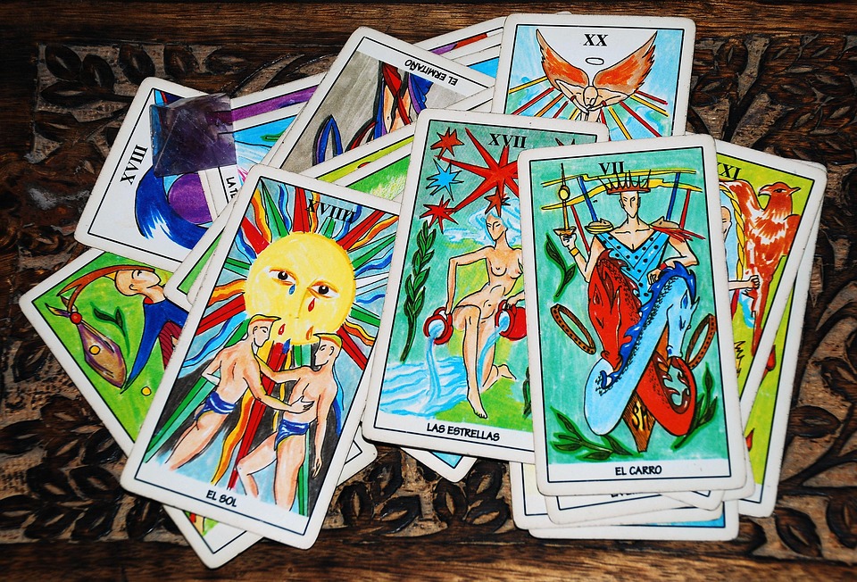 Cosmic Insights: Using Tarot to Navigate Astrological Transits