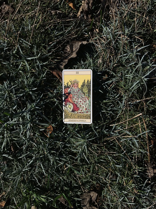 Planetary Influences: How Tarot Cards Reflect Astrological Energies