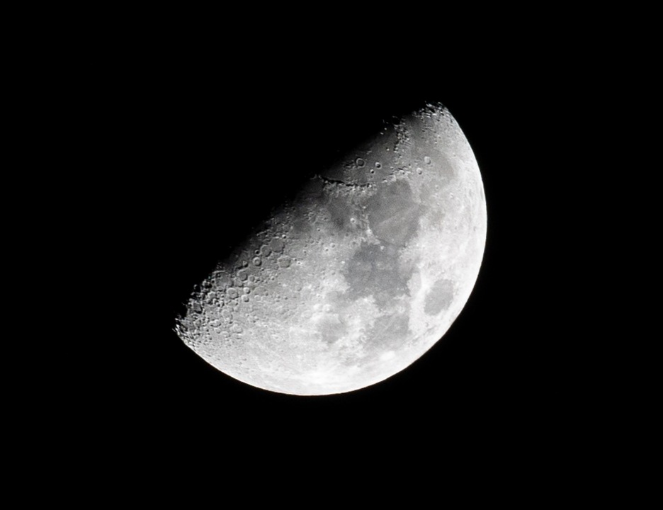 Tidal Tables and More: The Complete 2025 Moon Phase Calendar for Water Sports