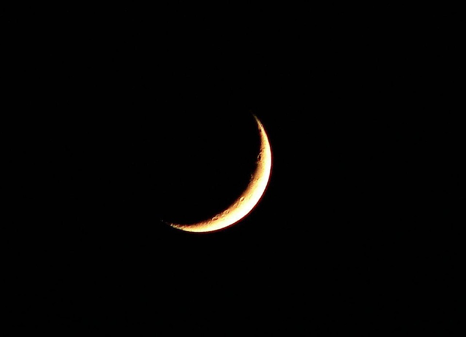 Lunar Emotional Cycles: How the Moon’s Phases Impact Your Mood