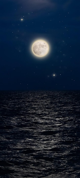 Bathing in Moonlight: The Therapeutic Benefits of Moon Water for Skin and Hair