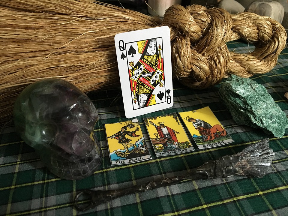 Gain Insight and Clarity with a Free Tarot Reading from Our Expert Readers