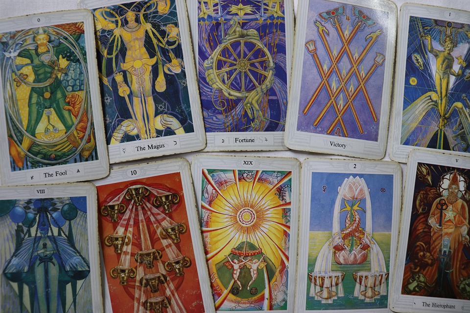 Unlocking the Secrets of the Tarot: A Beginner’s Guide to Understanding the Major and Minor Arcana