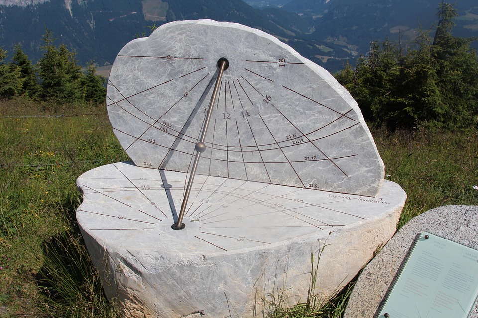 Dreaming of a Good Night’s Sleep: The Role of the Moon in Your Sleep Patterns