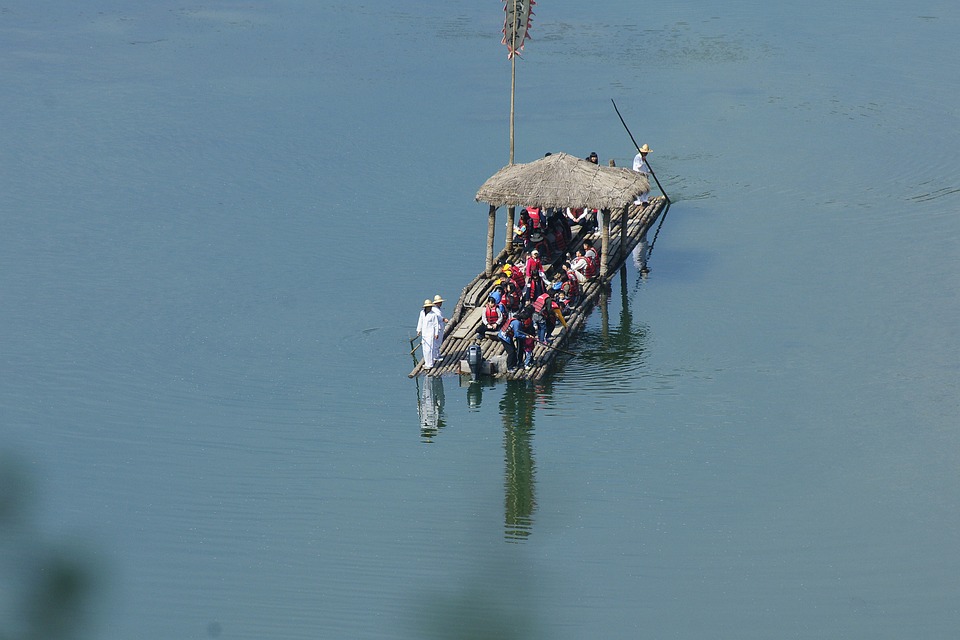 Healing the Heart: A Guide to Overcoming Emotional Trauma and Finding Love Again